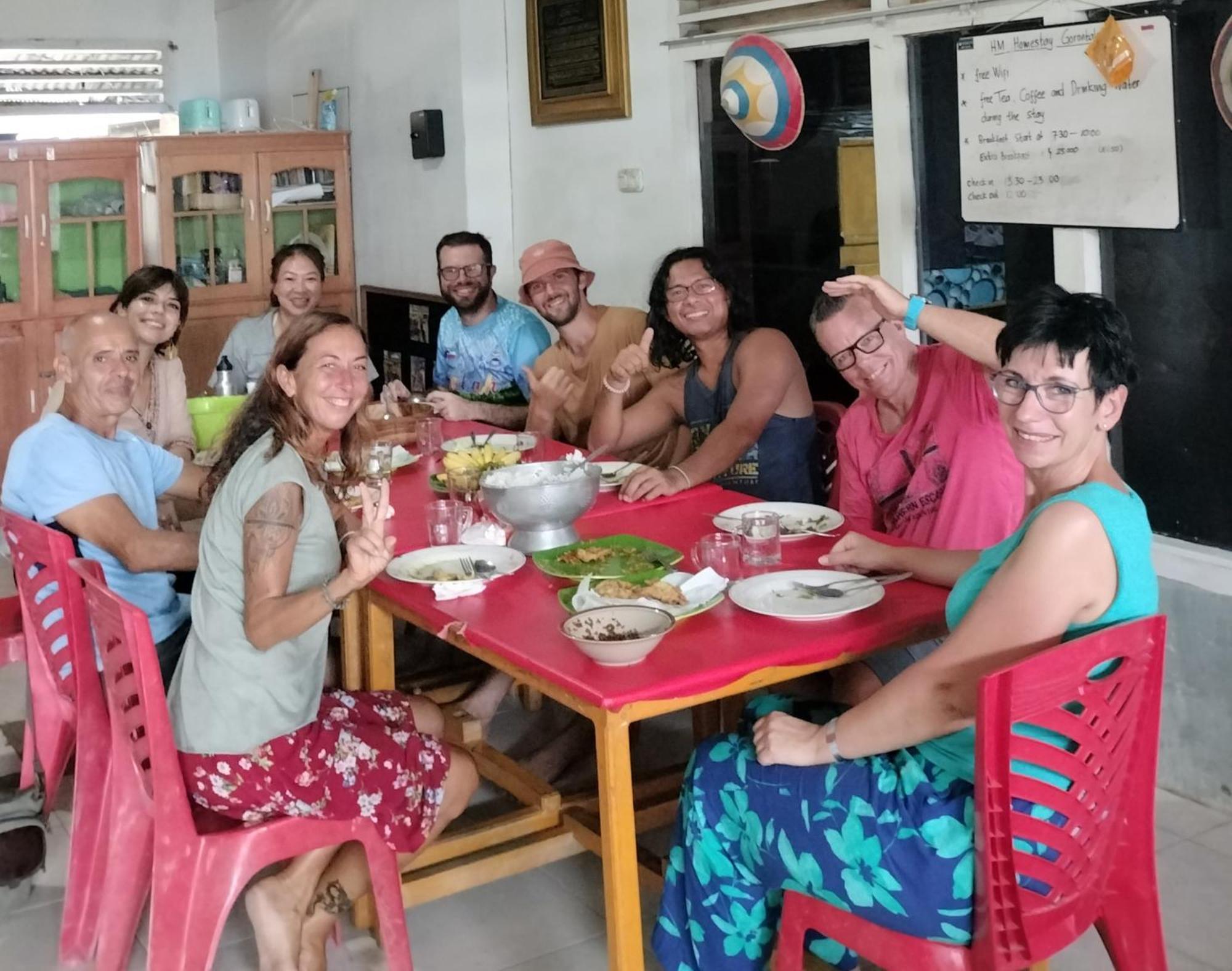 Harry & Mimin Homestay Gorontalo Exterior foto