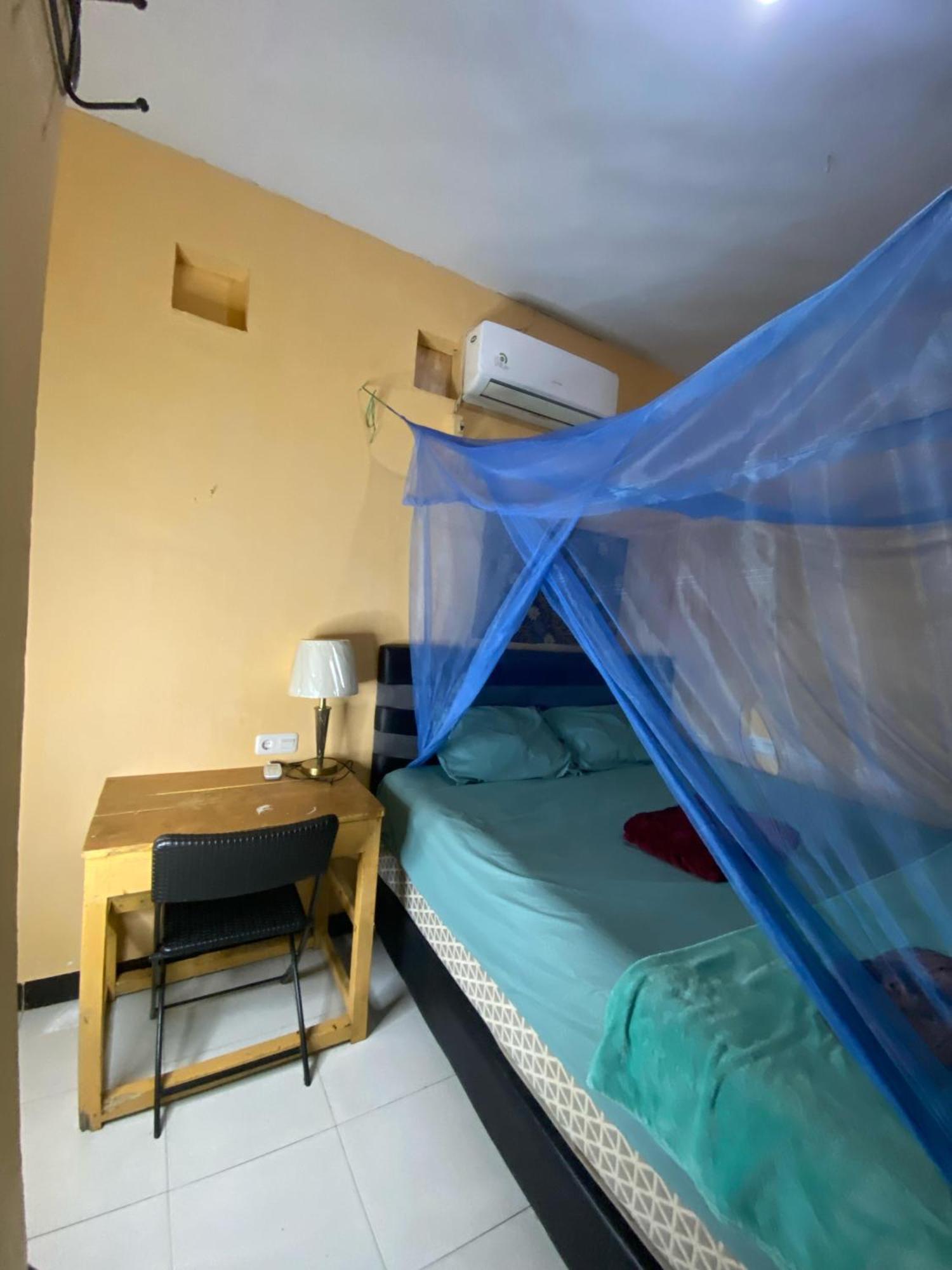 Harry & Mimin Homestay Gorontalo Exterior foto